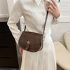 Today's popular bags are winter new simple and fashionable messenger bags, casual and fashionable one-shoulder underarm saddle bags.