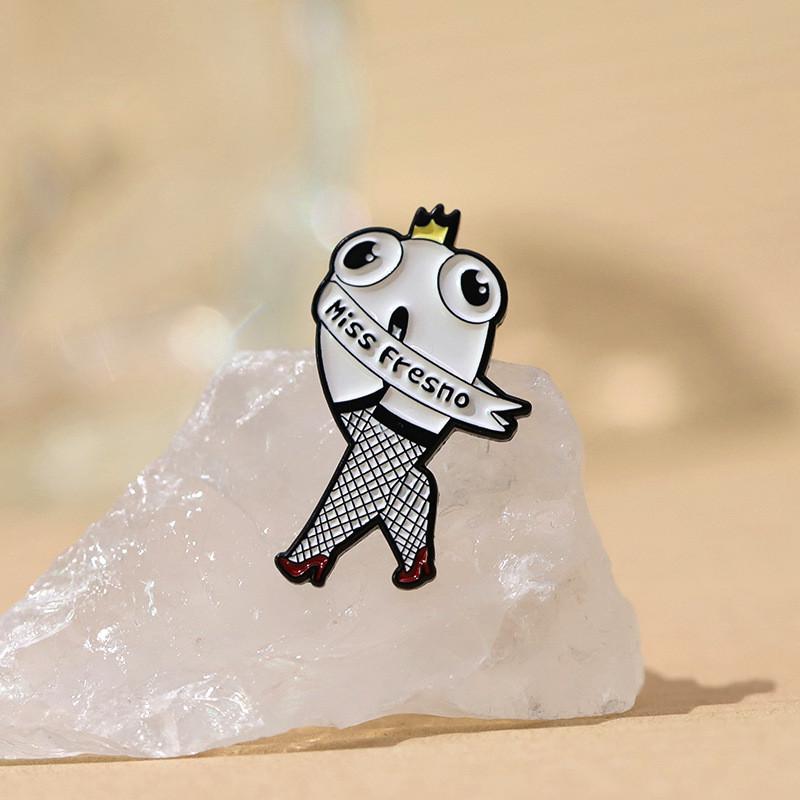 Creative Crowned Big Eye Long Leg Character Brooch Charming Metal Pin Accessory