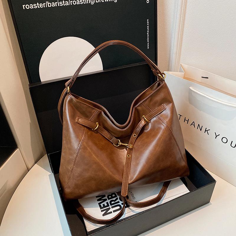 

Source Factory High-End 2025 Autumn Tote Bag Versatile Shoulder Bag Large Capacity Commuter Shoulder Crossbody Bag 35*12*28 коричневий
