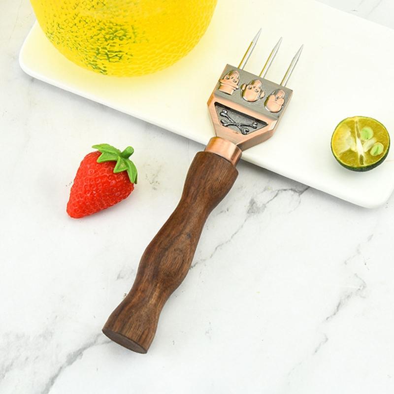 Ice Picks Ice Crushers Stainless Steel with Safety Wooden Handle Kitchen Gadgets for Restaurant Picnics Camping Home Use