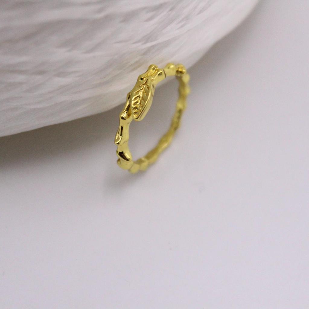 18K Gold Leaf-Shaped Ring: Creative European and American Women's Fashion Jewelry