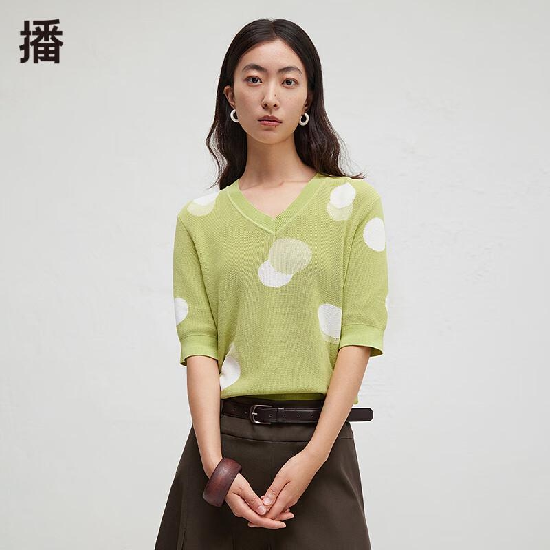 

Women s V-Neck Short Sleeve Knit Top S