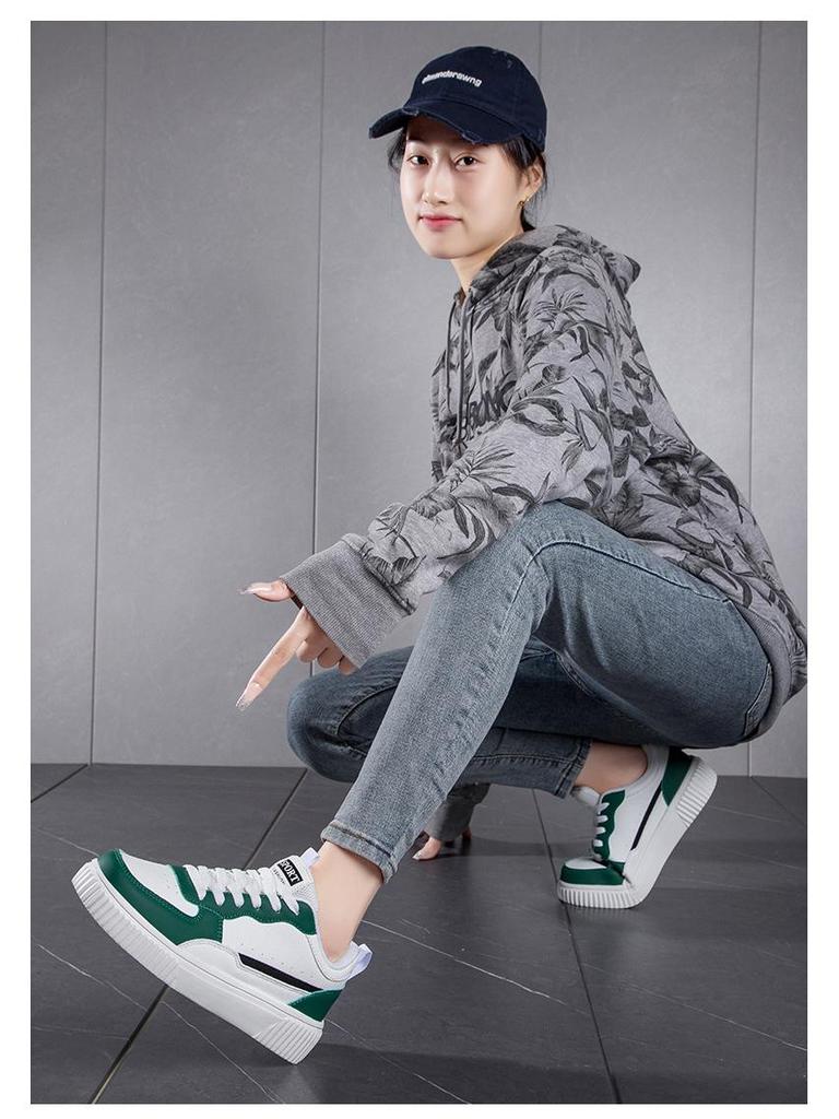 Trendy Korean-Style Breathable White Sneakers for Couples: Versatile, Comfortable, Thick-Soled Casual Sports Shoes