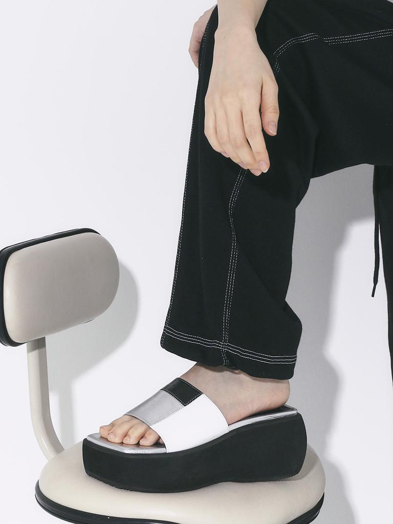 Chertoi Seoul Spirit Platform Mule 2 Colors
