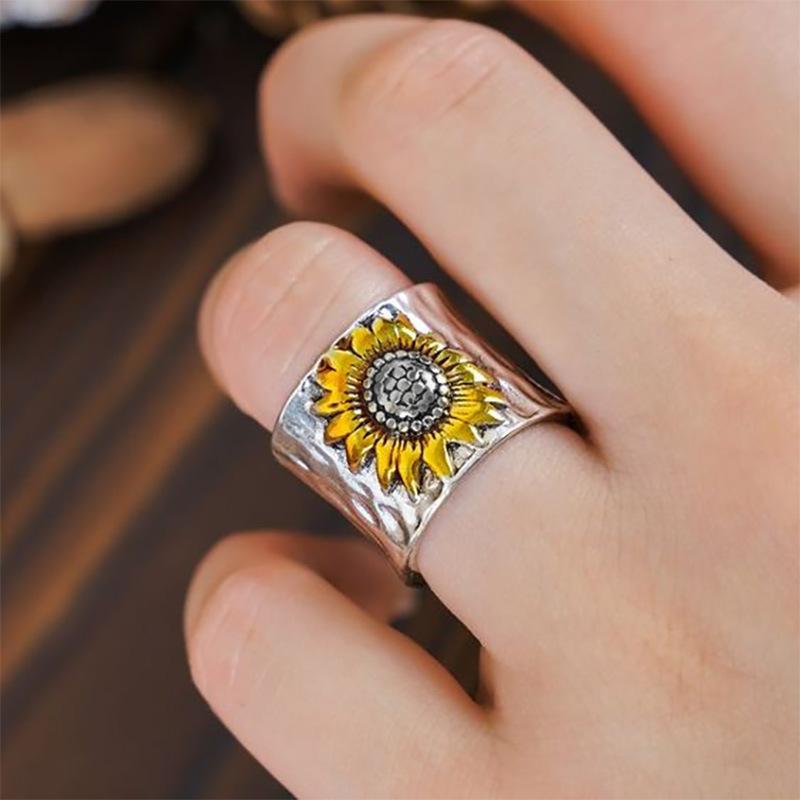Retro Wide Version Ring, Male And Female Couples Sunflower Pattern Ring, Sun Creative Ring
