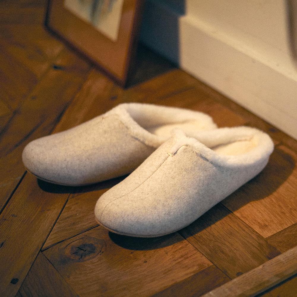 Frontier Sheep Room Sheep Fur Slippers - Brown