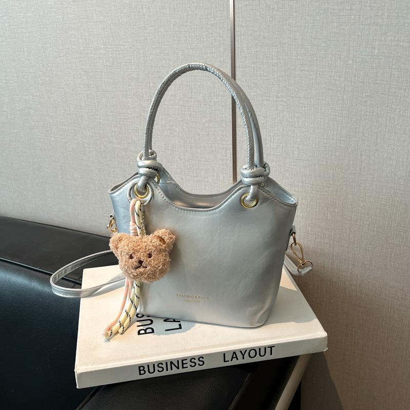 Popular Texture Portable Bucket Tote Bag New Spring and Summer Fashion Versatile Commuter Shoulder Messenger Bag