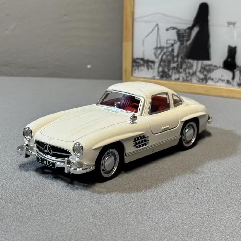 1/32 Skala Klassisk Bil Mercedes Benz 300SL Legeringsbil Støpt Modell Vintage Butikkdekorasjoner Samle Ornament Gave Til Venn Gutter