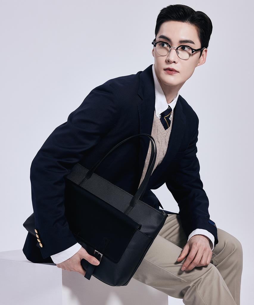 Bedford11Th Polygon Double Belt 2-Pocket Top Zip Tote [Black]
