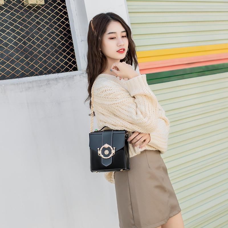 Women's bag new popular fashion bag spring women's shoulder oblique span mobile phone bag one piece