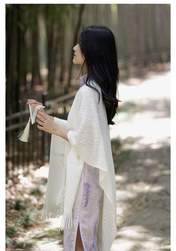 Artistic Tassel Knit Qipao Cardigan Cloak: Versatile Solid Color Shawl Women’s Coat