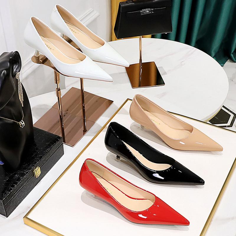 Fashion Patent Leather Mid Heel Women Shoes 2025 Spring New Kitten Heels 4.5 Cm Pointed Shoes Women Pumps Occupational OL Office Heels