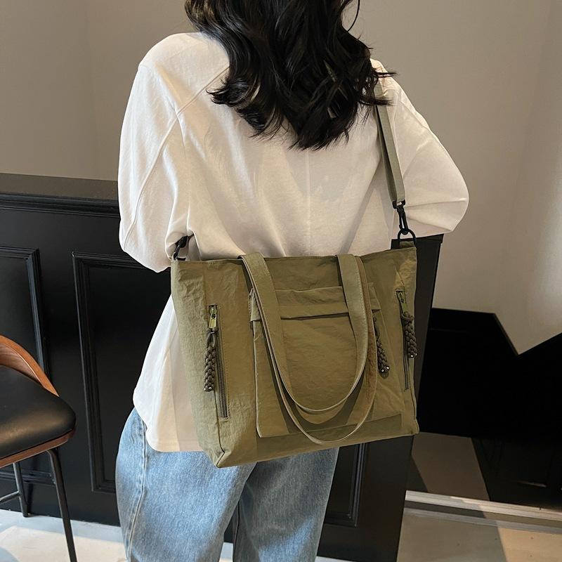 Casual large-capacity handbag women's 2025 new simple nylon cloth tote bag shoulder messenger travel bag