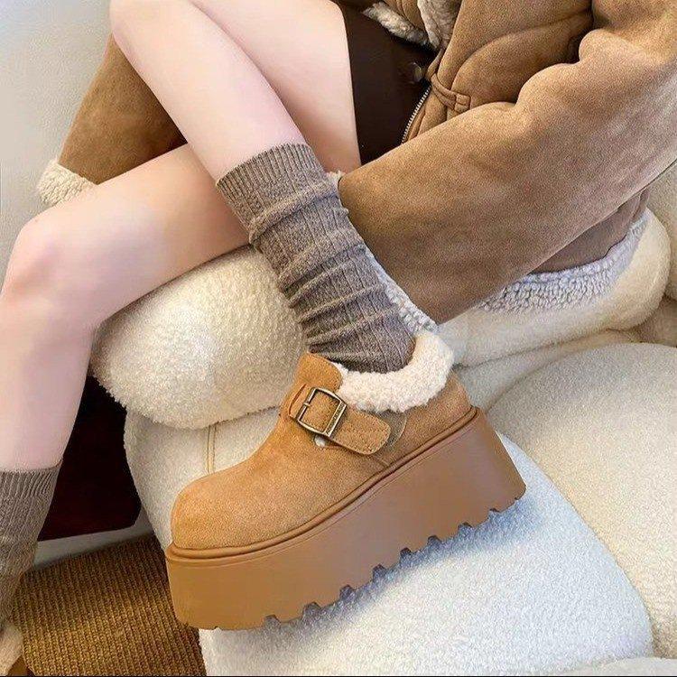 Thick-soled snow boots increase the height of women's new autumn and winter velvet bread shoes warm cotton shoes