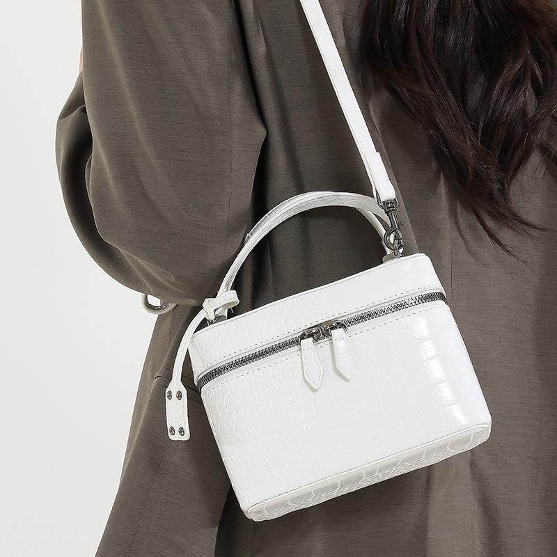 2025 summer new handbag women's fashion simple large capacity stone pattern bucket bag casual solid color messenger bag