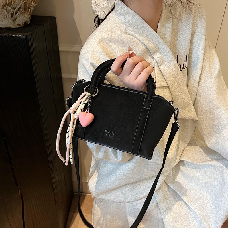 Textured Bucket Bag 2025 New Large-capacity Portable Shoulder Bag Niche Design Lychee Pattern Retro Messenger Bag