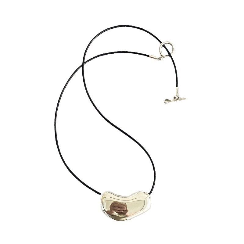 Zhang Yueer AKI red enamel love necklace women's light luxury niche high-end black rope neck chain collarbone chain