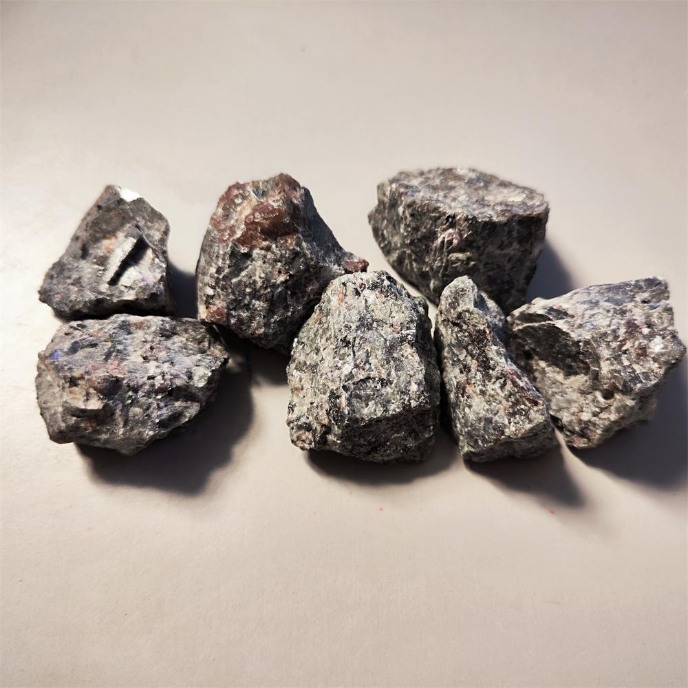 Natural Stone Bright Yooperlites Flamestone Glow Under UV Polishing Stone Fire Stone Fluorescent Sodalite Home Decoration Stone