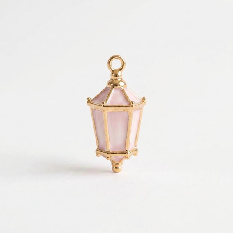 French-Style Powder Lace Pendant Delicately Dripping Oil Exquisitely Gold-Edged A Retro Girlish Accessory A Charming Design.