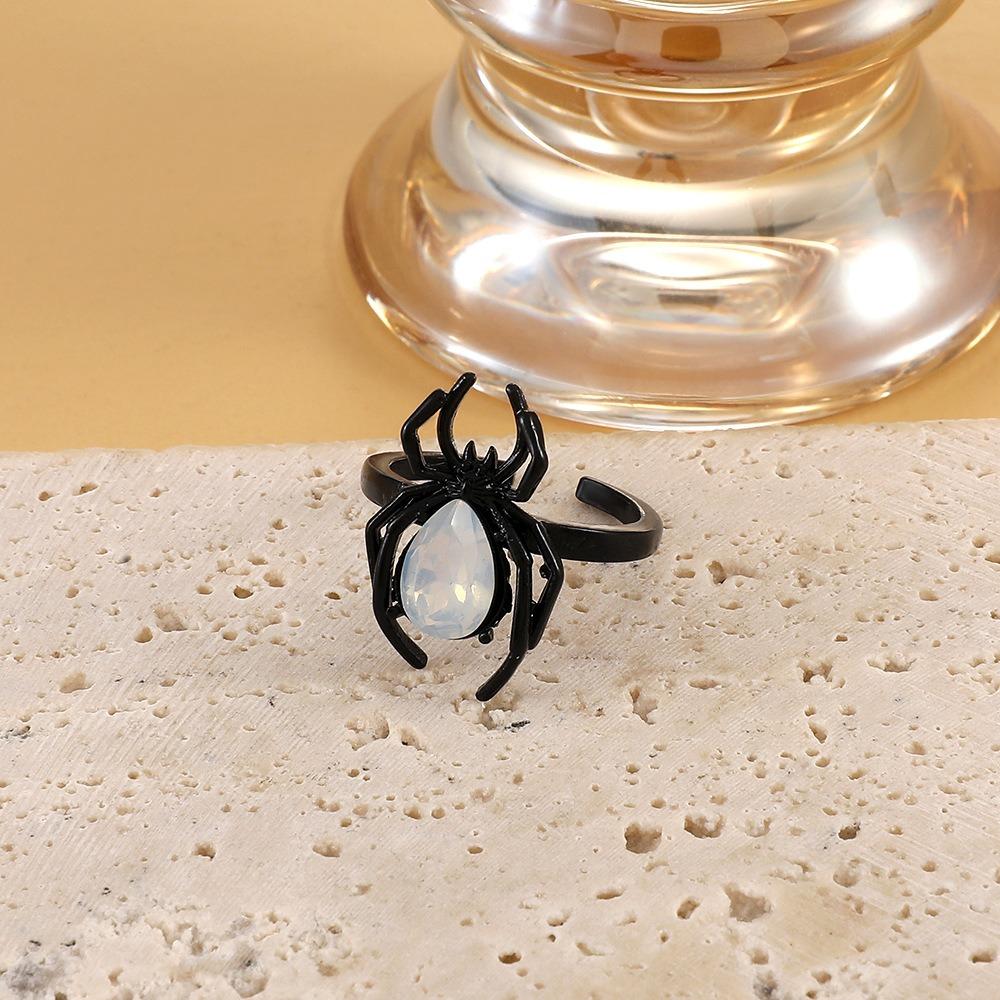 Personality Retro Animal Spider Water Drop Crystal Couple Rings for Women Punk Style Hip Hop Rock Finger Jewelry Accessory Gift