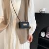 Módní trend 2025 Mini dámská čtvercová crossbody kabelka s řetízkem