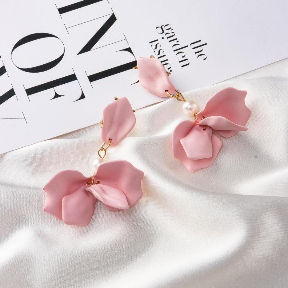 Korean Style Pearl Rose Petal Leaf Earrings, 925 Silver Needle for Women.