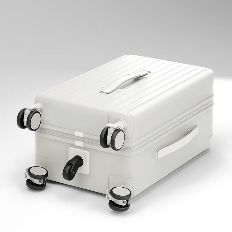 Traveler 513 Hardside Luggage