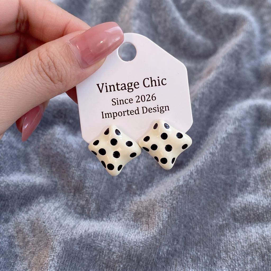 Korean Fashion Sweet Design Black /White Cute Square Polka Dot Stud Earrings for Women's Simple Unique Temperament Party Gifts