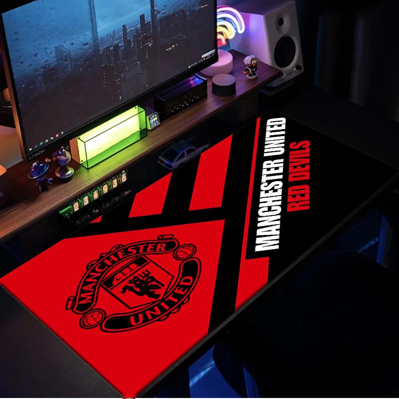 Manchester Crest Mouse Pad, Rubber Base, Mouse Pad for Gamers and Office Use, Gaming Desk , Easy To Clean Mat Christmas Fan Gifts