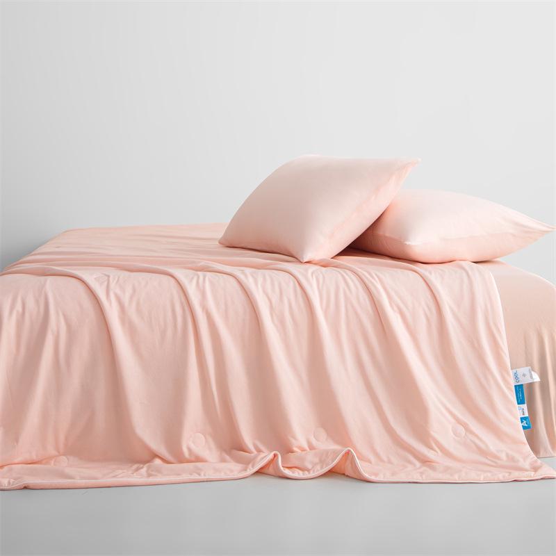 Summer Ice Silk Quilt: Cool & Washable for Mother and Baby