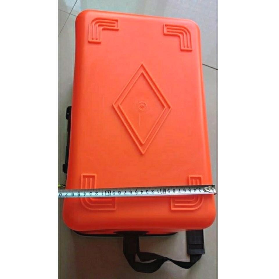 Extra-Large Car-Mounted Fishing Gear Bag with Integrated Molding