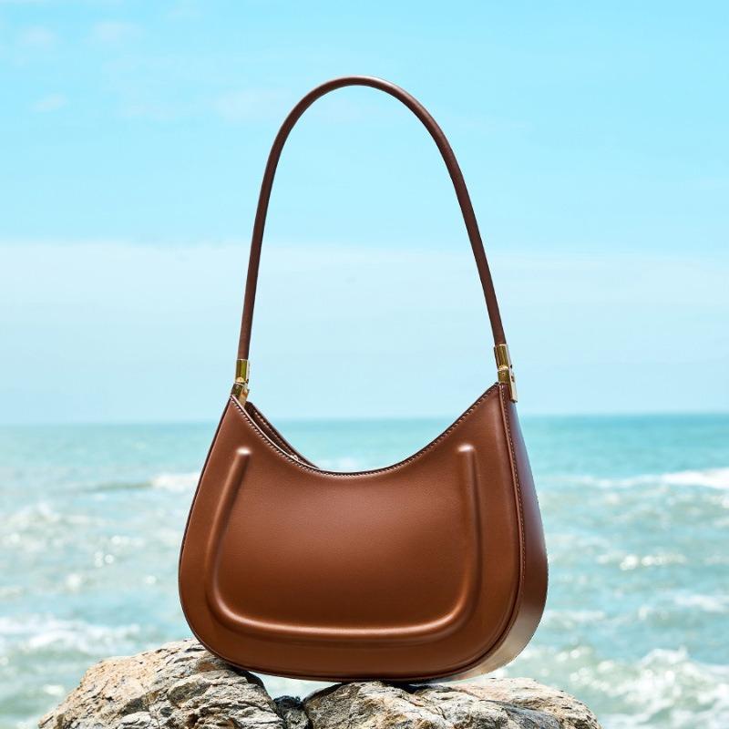 Saddle Bag Women's Cowhide Black Handheld New Shoulder Bag Niche Baguette Commuter Premium Leather Underarm Bag