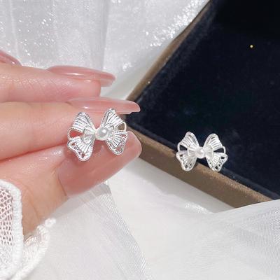 Korean Version of Lace Pearl Bow Earrings for Women with Fresh Temperament High-end Niche Earrings