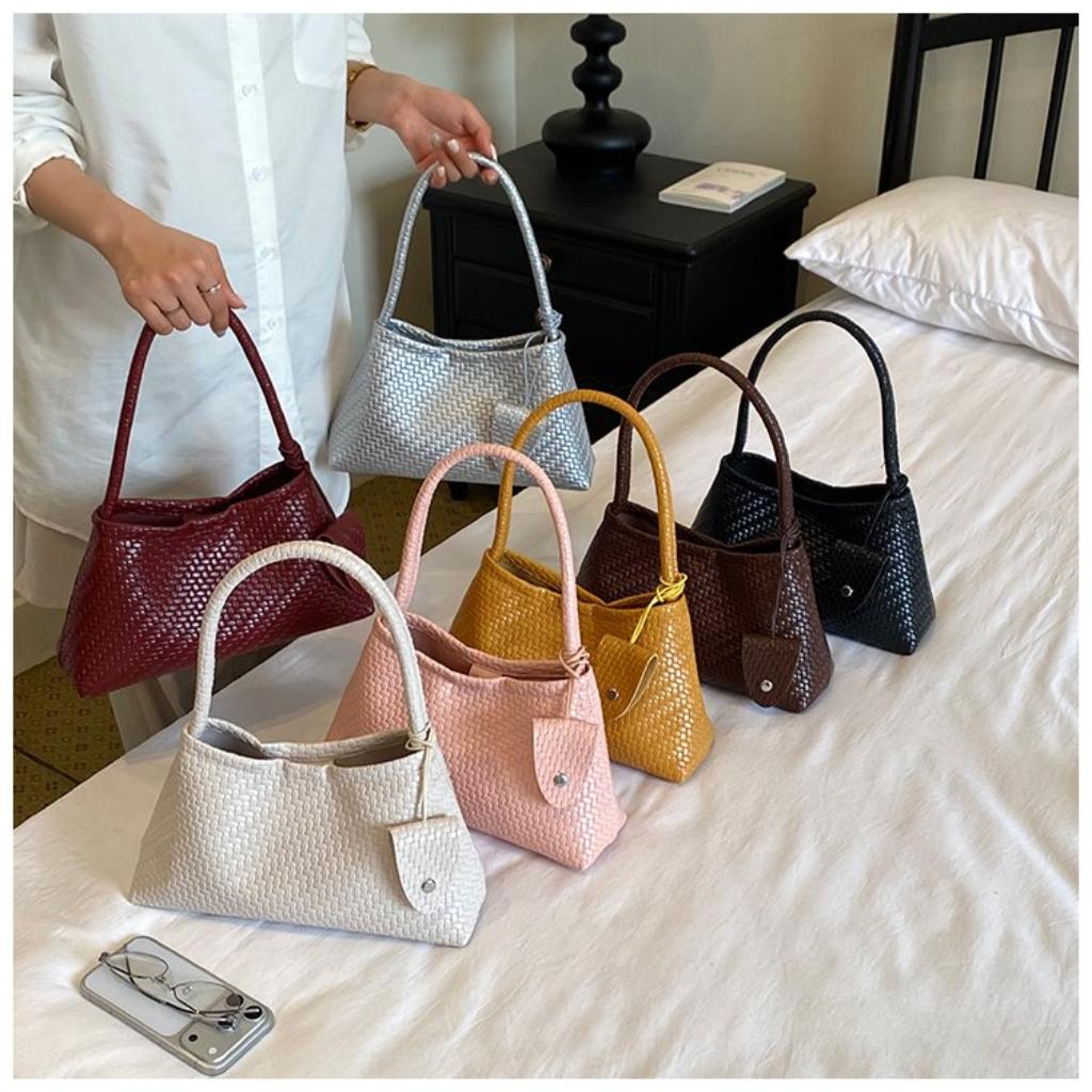 Xeie Thuk Shoulder Bag Women PU Woven Texture Daily Commute