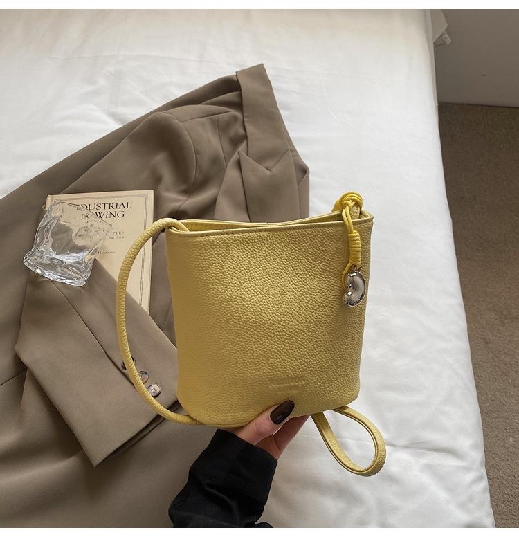 Summer Solid Color Lychee Pattern Gentle Bucket Bag Women 2025 New Simple and Elegant Casual Shoulder Messenger Bag Tide