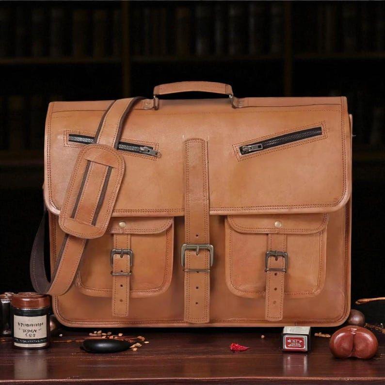 

Кожаный портфель-мессенджер для ноутбука для мужчин, монограммный кросс-боди, компьютерная сумка-слинг, сумка для проектов, подарок на Рождество для шаферов 18 x 14 x 6 in