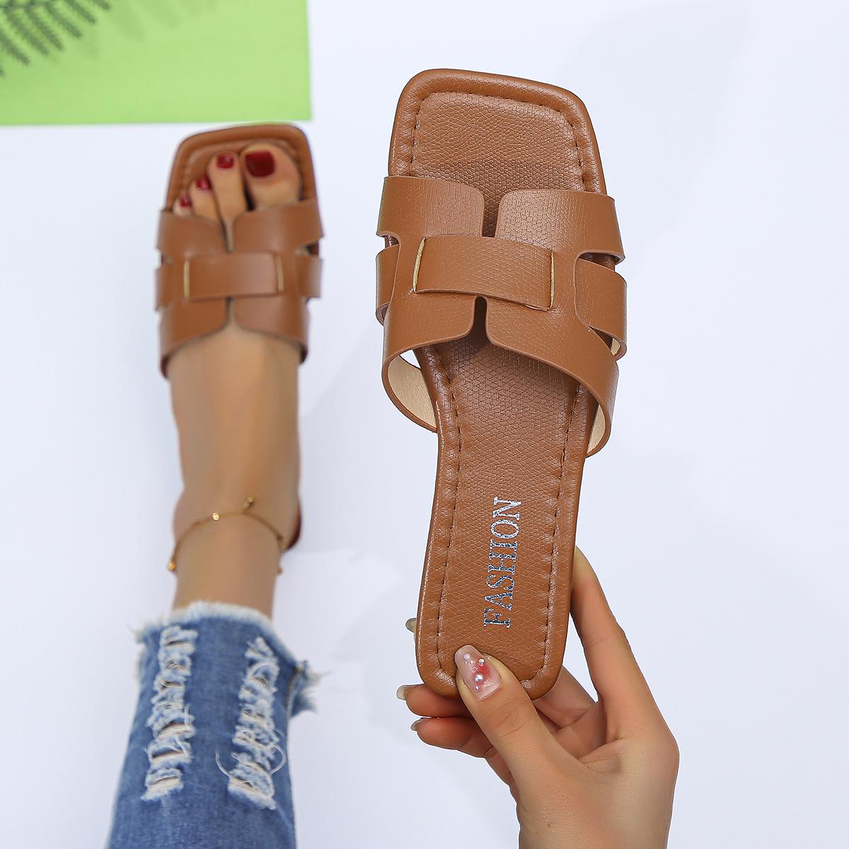 

Летние тапочки, женские роскошные уличные пляжные шлепанцы на плоской подошве, женские сандалии, трендовые брендовые дизайнерские шлепанцы, женская обувь 2024, большой размер 43 41 коричневый