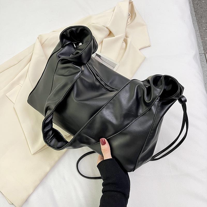 

Шикарный дизайн, простая сумка-тоут для поездок на работу, летняя модная однотонная повседневная сумка из искусственной кожи большой вместимости на одно плечо (30cm<Max Length<50cm)