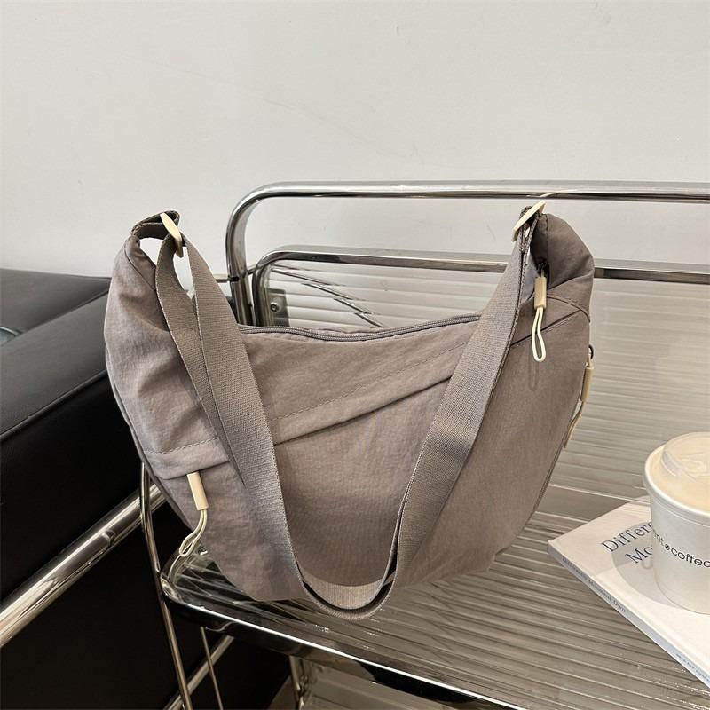 Fashion Lazy Wind Large Capacity New Simple Literary Nylon Women's Trend Casual Light Shoulder Crossbody Bag