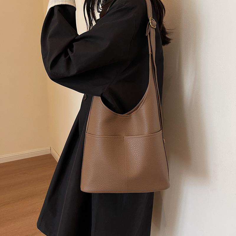 Popular Portable Bucket Bag Women'S Large Capacity Casual Versatile Shoulder Bag Retro Mother And Child Bag