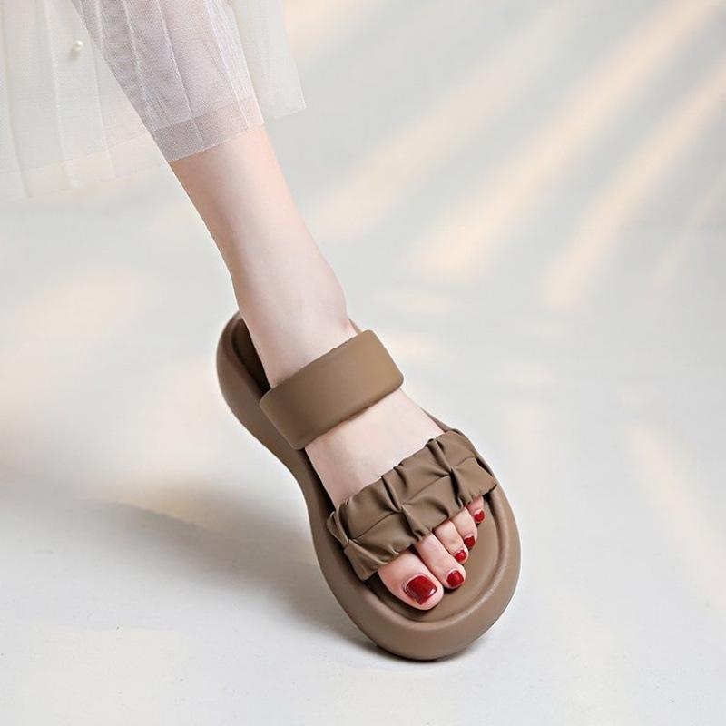 Stepping On Shit Slippers Women's Summer Wear 2025 New Muffin Thick Sole Heightening One-word Sandals Popular Beach Sandals