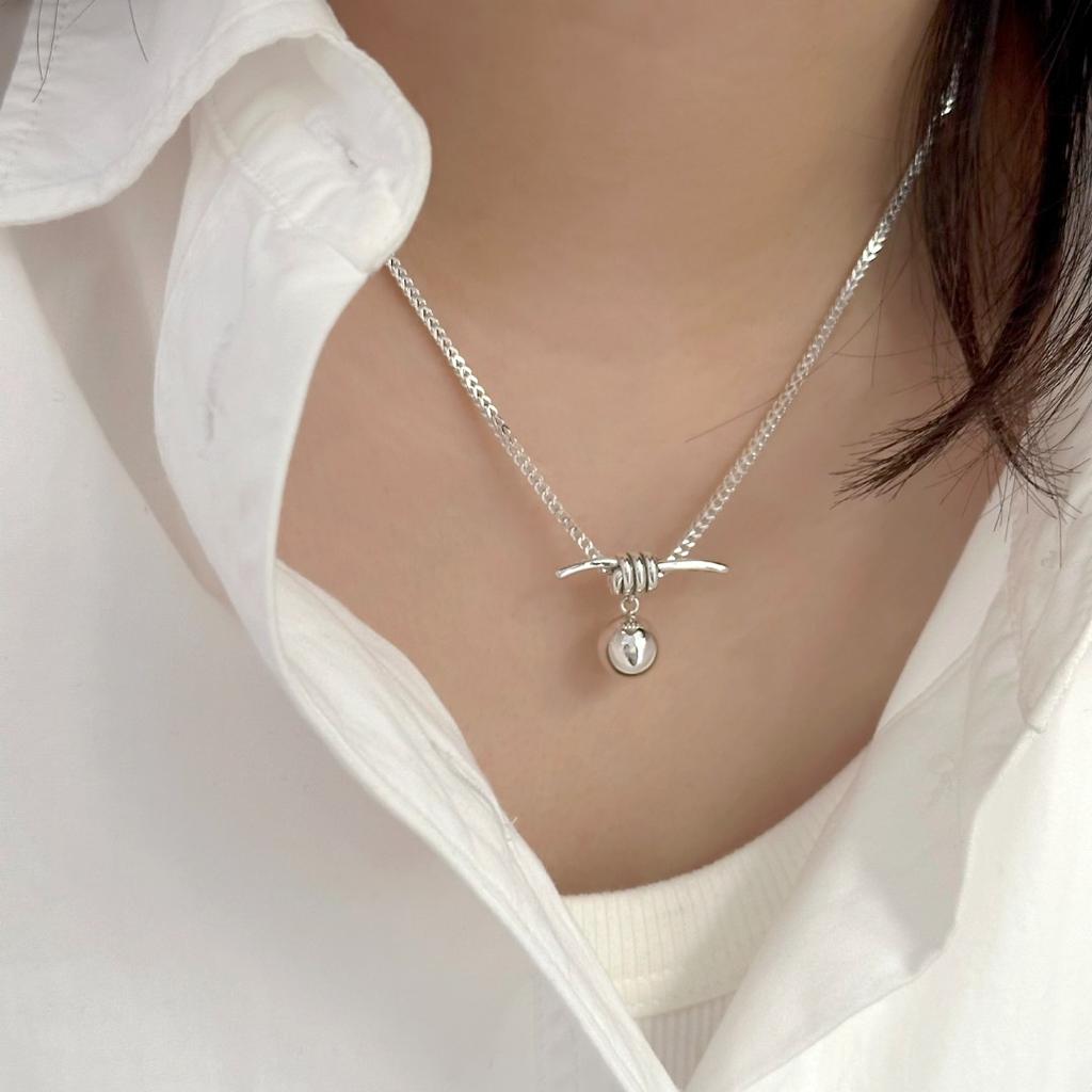 Cold Wind Light Luxury Simple Ball Pendant Necklace Female Wind Niche Simple Versatile Collarbone Chain