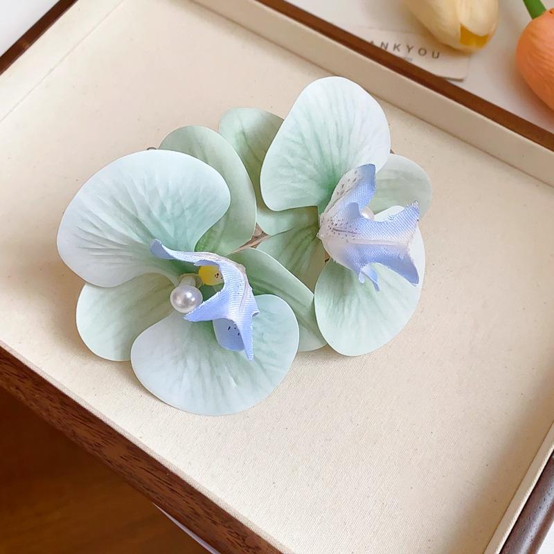 High-End Forest Style Lily Flower Hair Clip - Aesthetic Simulation Shark Grip for Women