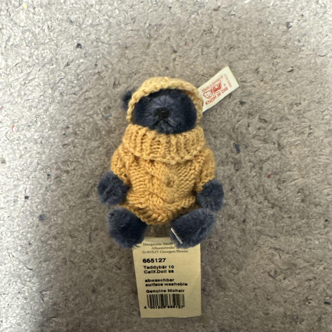 

[USED] Teddy bear wearing a mohair sweater 665127
