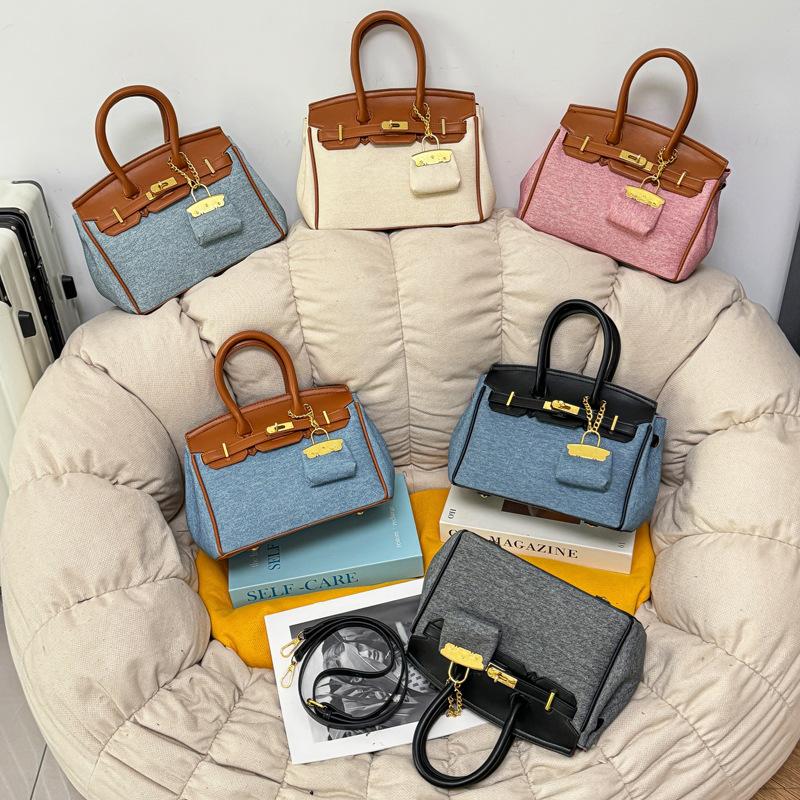 Borsa Portatile Kelly in Denim a Contrasto Platino da Donna Nuova 2026 Versatile a Spalla a Tracolla Ciondolo Donna