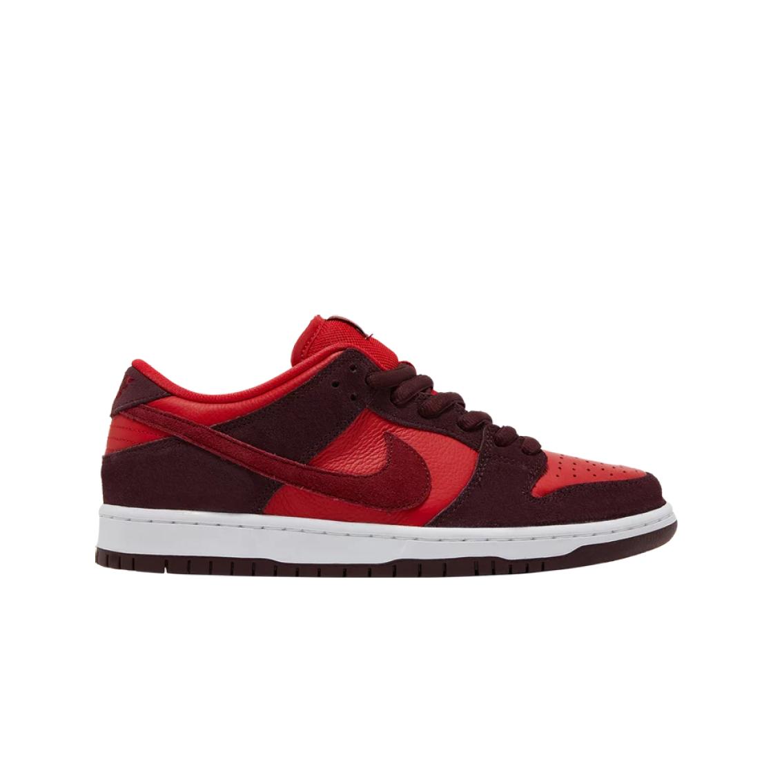 

Мужские кроссовки Nike SB Dunk Low Pro Cherry DM0807-600