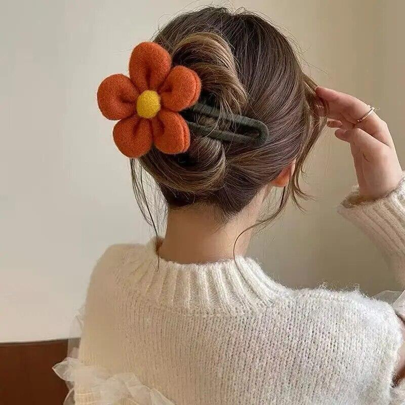 New Vintage Plush Flower Hair Clips Sweet Hair Crab Barrettes Trendy Large Hairgrip Hairpins For Women Hair Accessories Headwear