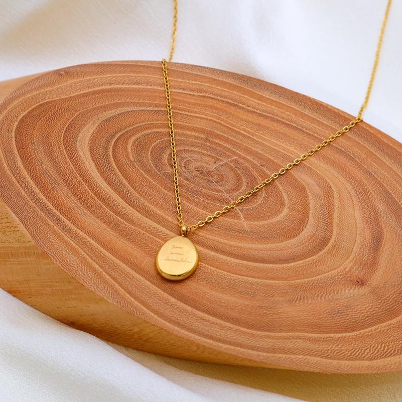 Medieval Titanium Steel Gold-Plated Fashion Round Brand English Letter Temperament Splicing Chain Pendant Necklace Women'S Jewelry