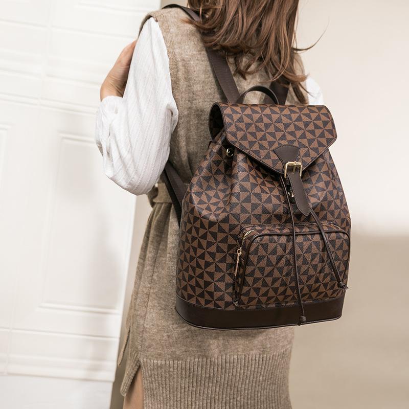 Spring New Korean Version Large Capacity Printed Backpack for Women Fashion Anti Theft Backpack Travel Bag Commuting Bag Trend