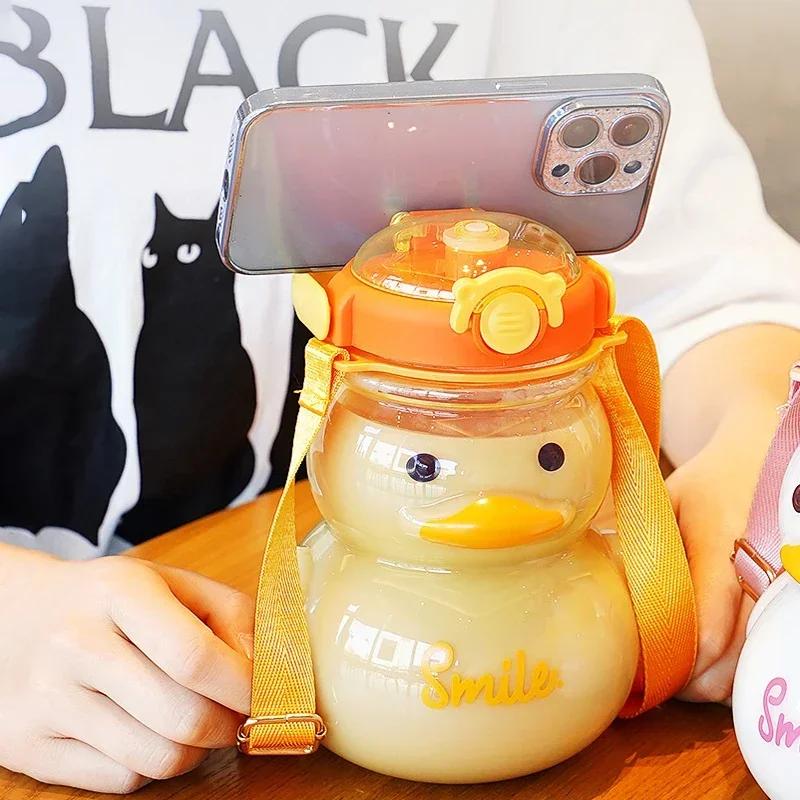 Cartoon Duckling Plastic Cup with Handle and Latch Creative Bouncing Water Bottle Portable Outdoor Camping Sippy Cups 1000ml 1Pc